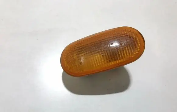 Mitsubishi Colt Front fender indicator light 1132216 1132-216
