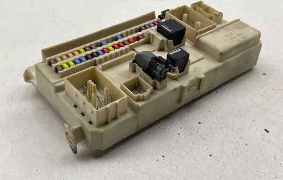 Volvo V50 Fuse module 31268178