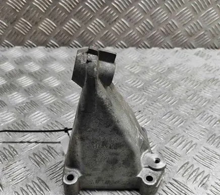 Mercedes-Benz C W204 Engine mounting bracket A2712230904