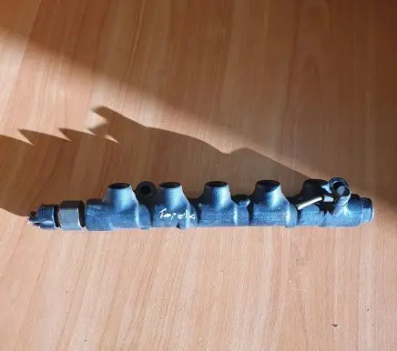 Toyota Avensis Verso Fuel main line pipe 6040