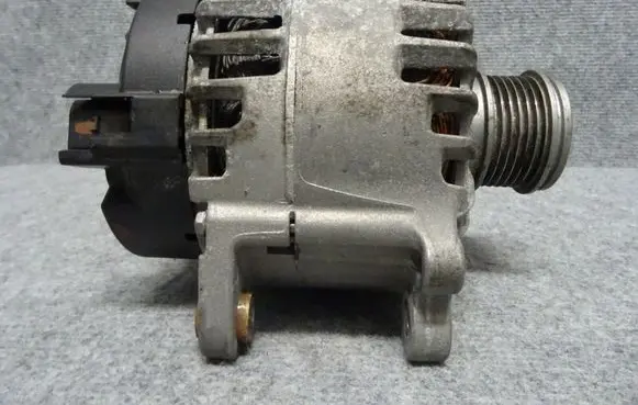 Skoda Octavia Mk3 (5E) Generator/alternator 04L903023L