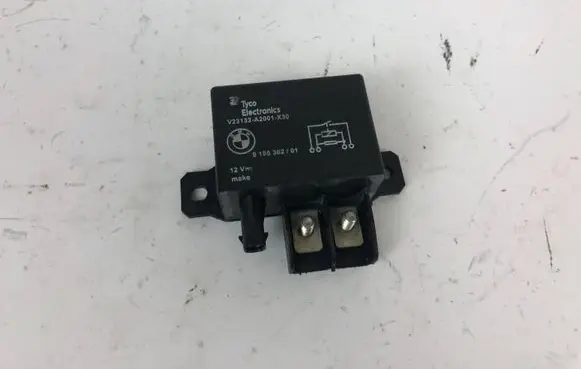 BMW 5 F10 F11 Coolant fan relay 9198302 V23132A2001X30