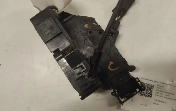 Peugeot 207 Front door lock 24099816 24094158