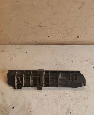 BMW 1 E81 E87 Radiator support slam panel bracket 17107524912
