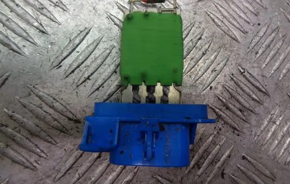 Renault Vel Satis Heater blower fan relay 