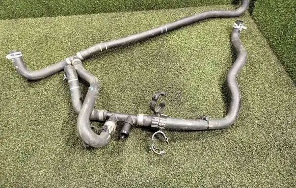 Renault Kangoo III Engine coolant pipe/hose 215014582R 1341004315