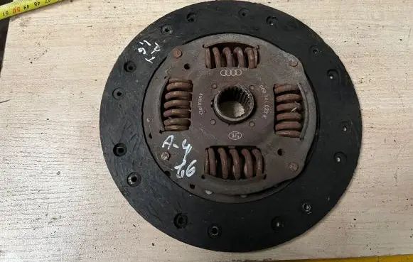 Audi A4 S4 B5 8D Clutch pressure plate 050141033K