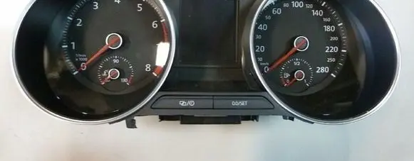Volkswagen Polo V 6R Speedometer (instrument cluster) 6C0920746