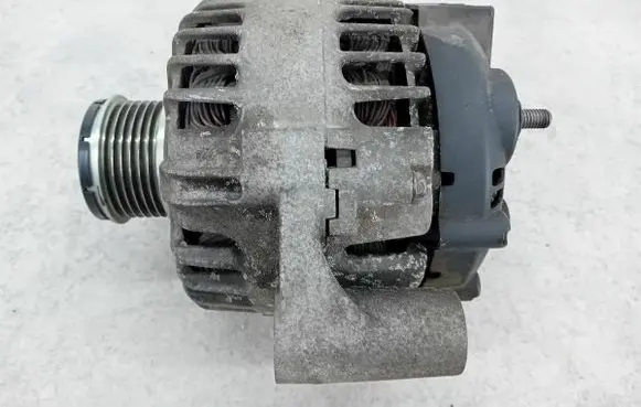 Opel Insignia A Generator/alternator 13502581