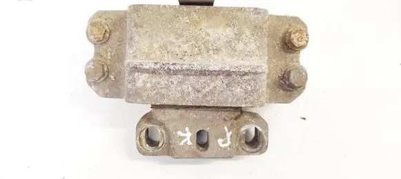 Volkswagen Golf V Engine mount bracket 