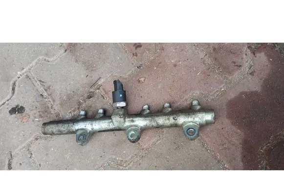 Fiat Doblo Fuel injector supply line/pipe 