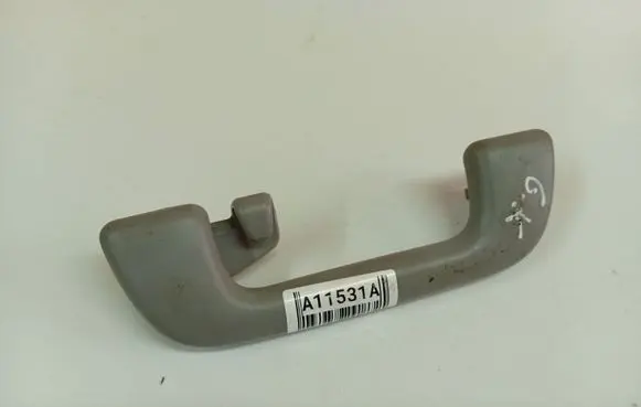 Toyota Yaris Rear interior roof grab handle L1020373