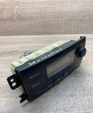 Mazda Premacy Climate control unit PK17CB82D