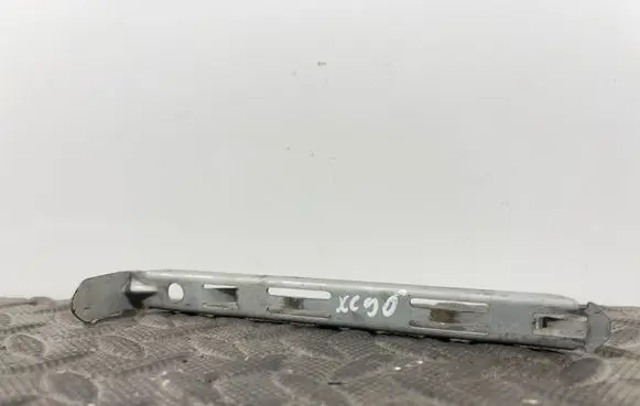 Volvo XC90 Headlight/headlamp mounting bracket 8637181