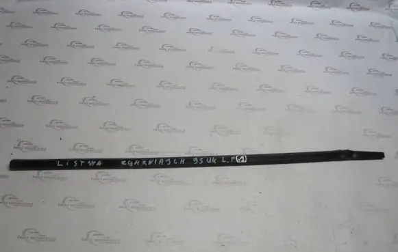 Land Rover Freelander 2 - LR2 Trim molding 