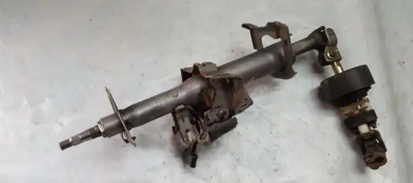Nissan X-Trail T30 Steering wheel axle