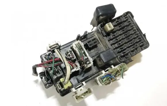 Mitsubishi Pajero Fuse box set mb183865