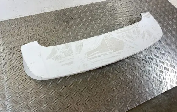 Jeep Grand Cherokee Tailgate/trunk spoiler 