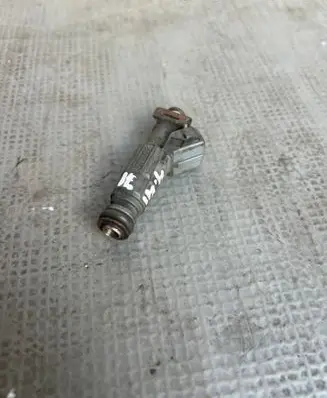 BMW X5 E53 Fuel injector 0280155823 1707843