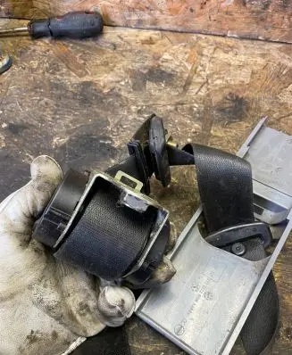 Mercedes-Benz Sprinter W901 W902 W903 W904 Rear seatbelt 0028607785