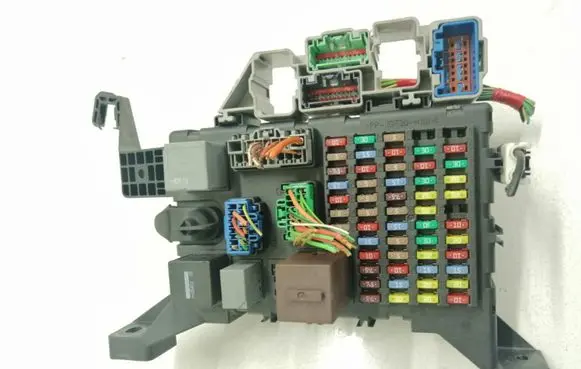 Jaguar X-Type Fuse module 1S7T14A301CC
