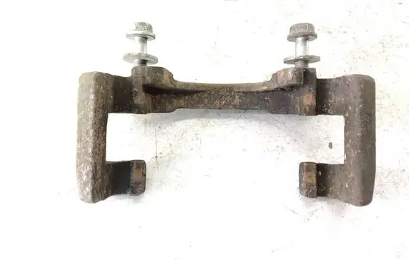 BMW 5 E60 E61 Front Brake Caliper Pad/Carrier 522