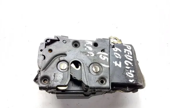 Peugeot 607 Front door lock