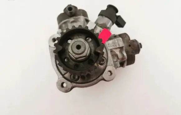 Audi A4 S4 B8 8K Fuel injection high pressure pump 059130755BK