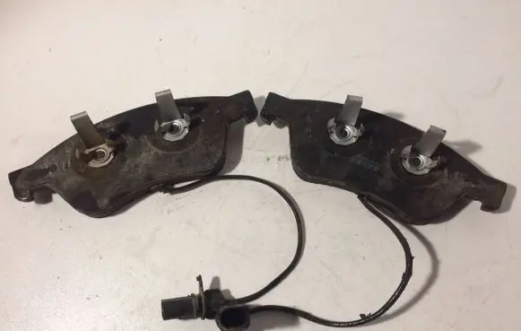 Audi A8 S8 D3 4E Brake pads (front) TRWGDB1553