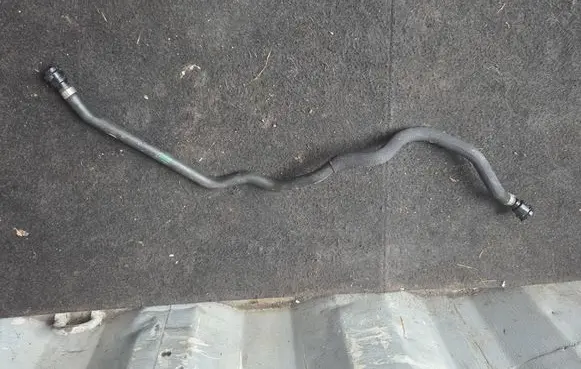 BMW X3 G01 Engine coolant pipe/hose 9894755 22322910 19894755
