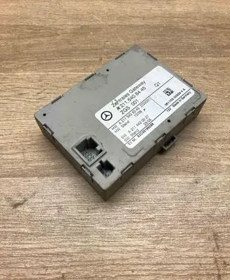 Mercedes-Benz E W211 Gateway control module A2115408445 A2115408245