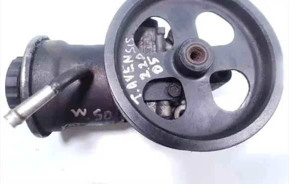 Toyota Avensis T250 Power steering pump 12180