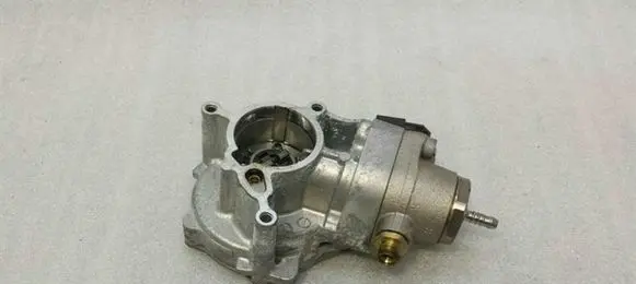 Audi A3 S3 8V Vacuum pump 06L145100F