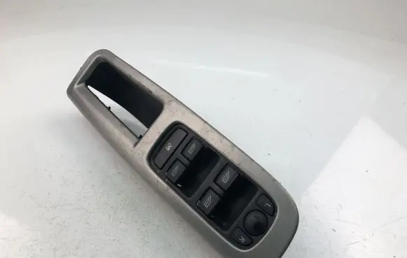 Volvo V50 Electric window control switch 30773428