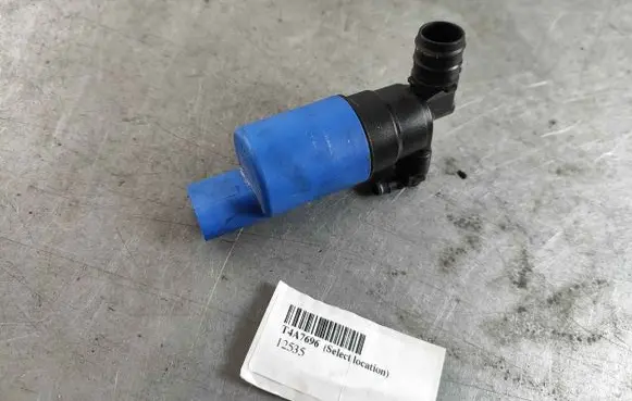 Jaguar F-Pace Windscreen/windshield washer pump T4A7696