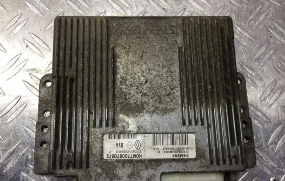 Renault Megane I Engine control unit/module s103750004d hom7700870572