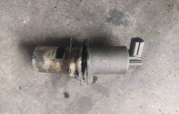 Renault Trafic II (X83) EGR valve 72281823 8200229190