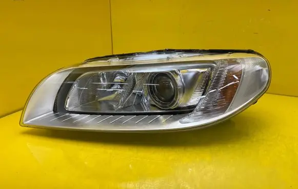 Volvo XC70 Headlight/headlamp 31420013
