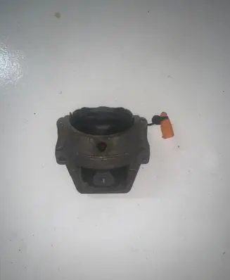Audi A5 8T 8F Engine mount bracket 8K0199381
