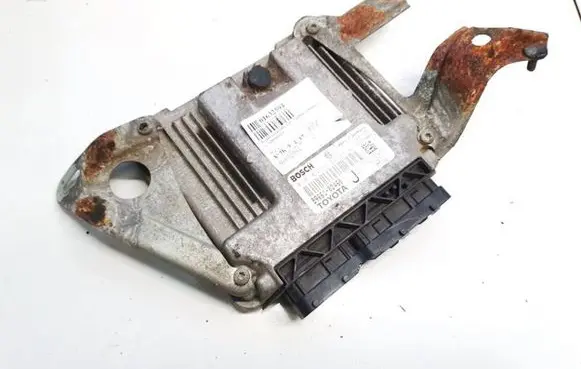Toyota Yaris Engine control unit/module 0281012323 89661-0d460