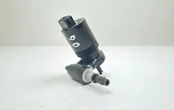 Nissan Note (E11) Windscreen/windshield washer pump 111946