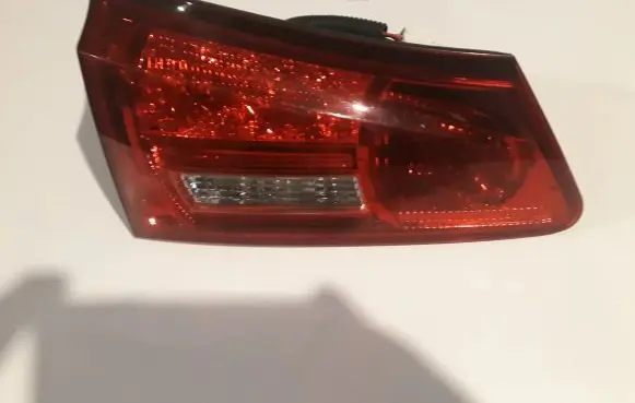 Lexus IS 220D-250-350 Tailgate rear/tail lights