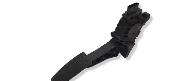 Mercedes-Benz B W247 Accelerator throttle pedal A1773001800