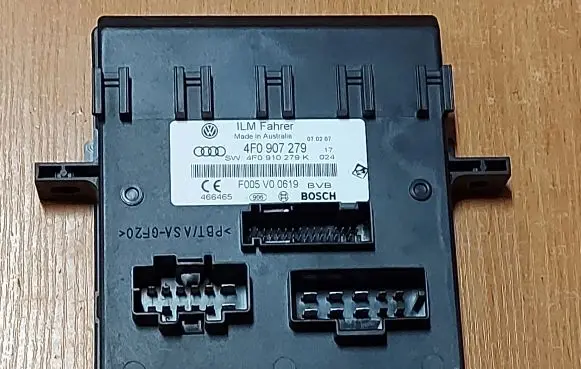 Audi Q7 4L Comfort/convenience module 4F0907279 4F0910279K