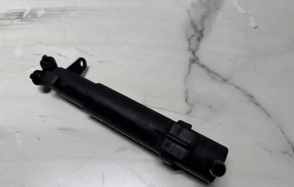 Mercedes-Benz E W211 Headlight washer spray nozzle 2118600647