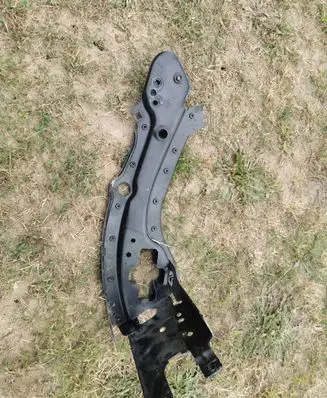 Mercedes-Benz E W211 Headlight/headlamp mounting bracket 2110262A