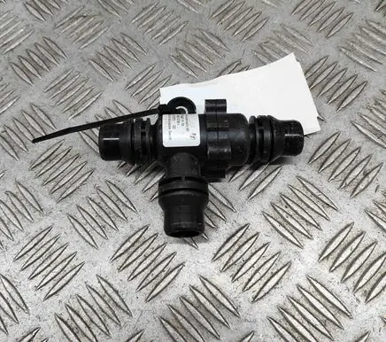 Mercedes-Benz EQC Thermostat A0005010100