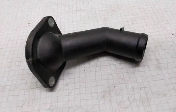 Volkswagen Touran I Engine coolant pipe/hose 038121121D 06A121121C
