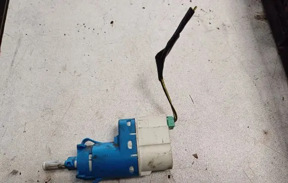 Ford Focus C-MAX Brake pedal sensor switch 3M5T9C872AB
