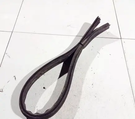 Opel Corsa D Rubber seal front coupe door 